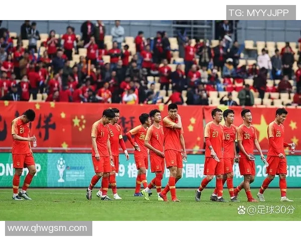 足球巨星的荣耀与挑战：从绿茵场到全球舞台的传奇之路